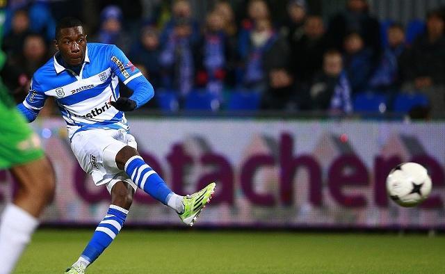 许多球迷在 许多球迷在